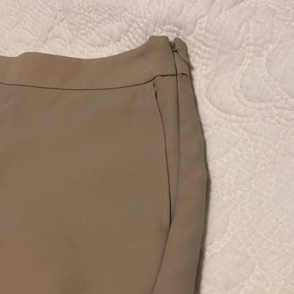 Tan Banana Republic Dressy shorts - Picture 3 of 5